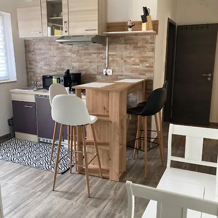 Kekec Apartment *