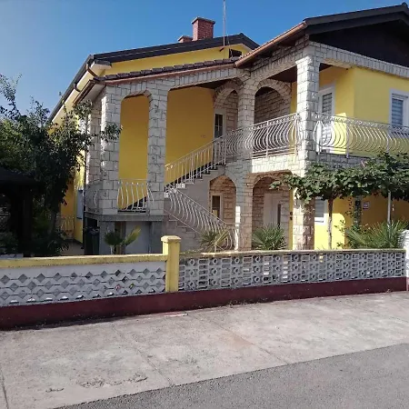 Apartment Kekec *